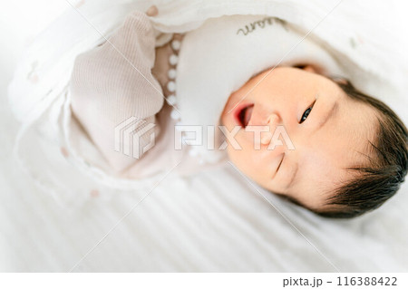 寝ている赤ちゃん 116388422