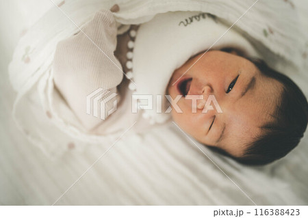 寝ている赤ちゃん 116388423