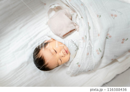 寝ている赤ちゃん 116388436
