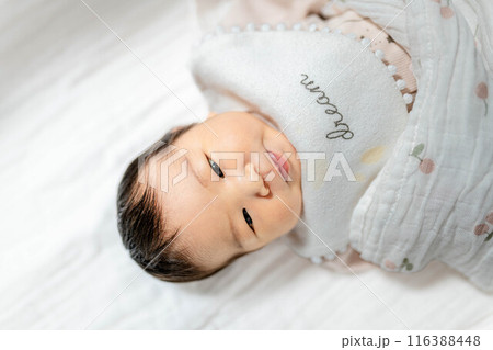 寝ている赤ちゃん 寝ている赤ちゃん 116388448