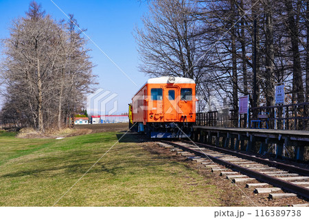 幸福交通公園に保存展示される幸福駅跡や当時の車両（北海道帯広市） 116389738