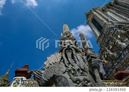 Wat Arun is an important tourist attraction and is also a symbol of Bangkok that tourists from all over the world know. and want to come visit. 116391408