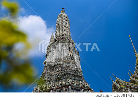 Wat Arun is an important tourist attraction and is also a symbol of Bangkok that tourists from all over the world know. and want to come visit. Wat Arun is an important tourist attraction and is also a symbol of Bangkok that tourists from all over the world know. and want to come visit. 116391435