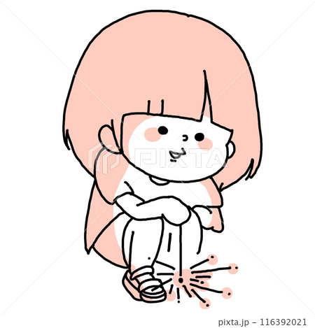 しゃがんで線香花火をしている子ども 116392021