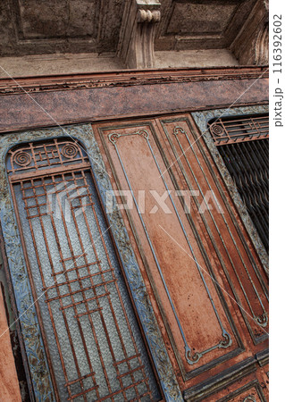 Art deco style on a vintage building 116392602