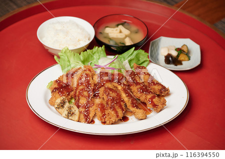 美味しそうなソーツカツ定食 カフェ 飲食店 鶏肉 美味しそうなソーツカツ定食 カフェ 飲食店 鶏肉 116394550
