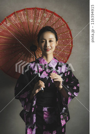 黒い浴衣の女性 黒い浴衣の女性 116394915
