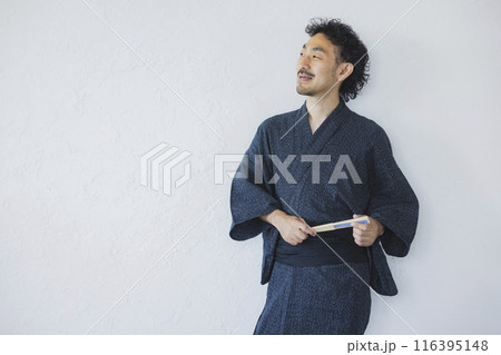 浴衣の男性 116395148