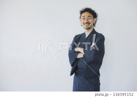 浴衣の男性 116395152