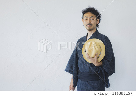浴衣の男性 116395157