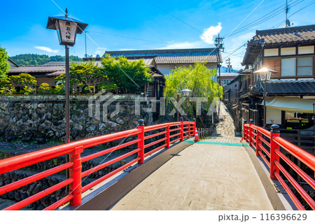 岐阜県　郡上八幡の町並み　宗祇水 116396629