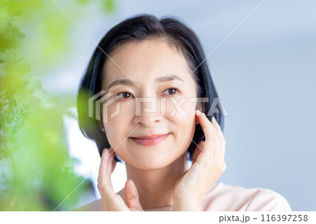 50代ミドル女性　ビューティーイメージ 116397258