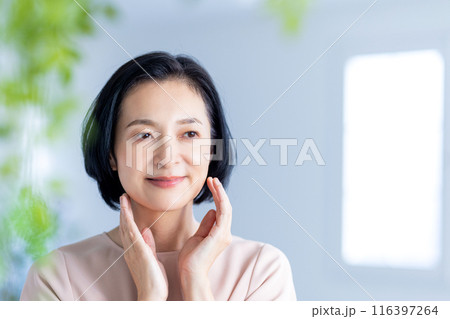 50代ミドル女性　ビューティーイメージ 116397264