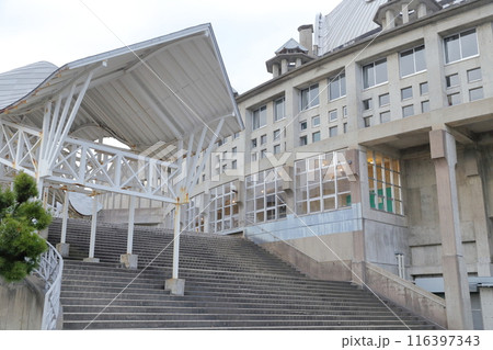 秋田市立体育館　秋田県 秋田市）神殿のようなデザインの体育館 116397343