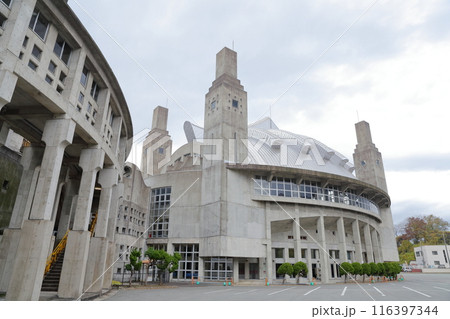 秋田市立体育館 秋田県 秋田市)神殿のようなデザインの体育館 秋田市立体育館 秋田県 秋田市)神殿のようなデザインの体育館 116397344