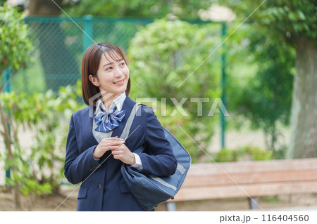 笑顔の女子高校生 笑顔の女子高校生 116404560