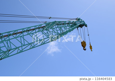 物を吊る産業用クレーン 116404583
