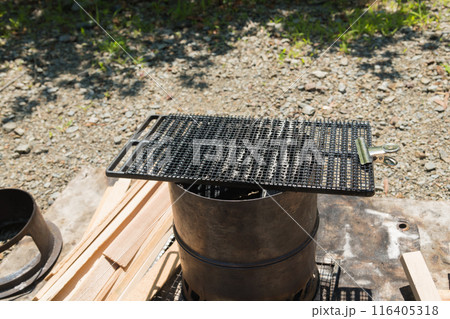 【オートキャンプ場でソロキャンプ BBQの準備】 【オートキャンプ場でソロキャンプ BBQの準備】 116405318