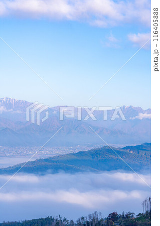 【雲海素材】秋の長峰山から見た松本平の雲海【長野県】 116405888