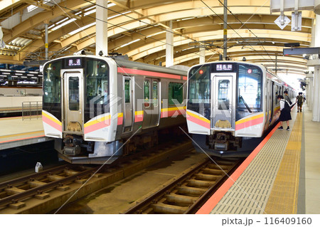 JR東日本新潟駅と信越線新潟駅から新津駅までの車窓風景(2022年夏) 116409160