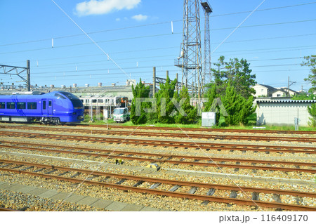 JR東日本新潟駅と信越線新潟駅から新津駅までの車窓風景(2022年夏) JR東日本新潟駅と信越線新潟駅から新津駅までの車窓風景(2022年夏) 116409170