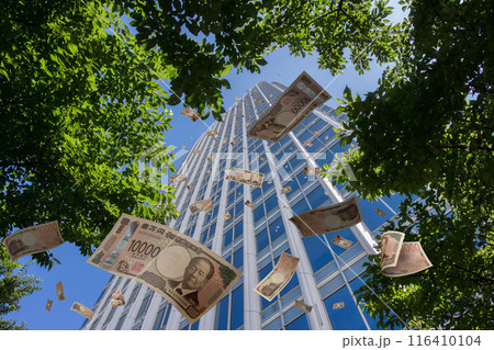 高層ビルから舞い落ちる大量の新紙幣一万円札 高層ビルから舞い落ちる大量の新紙幣一万円札 116410104