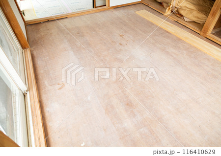 中古住宅の和室の床材 116410629