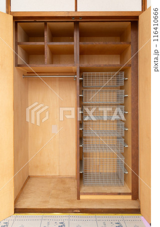 中古住宅のクローゼット 116410666