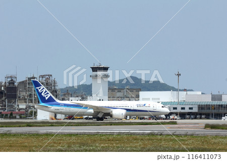 愛媛県松山空港 離陸する旅客機 愛媛県松山空港 離陸する旅客機 116411073