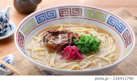 沖縄のソウルフード ソーキそば （　炙り軟骨ソーキそば ） 116411790