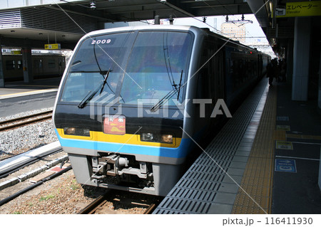 岡山駅に停車中の特急南風号（2000系非貫通型：岡山⇔高知） 116411930