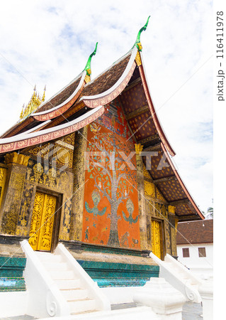 ラオス・ルアンパバーンの観光名所「ワット・シエントーン」のモザイク画 116411978