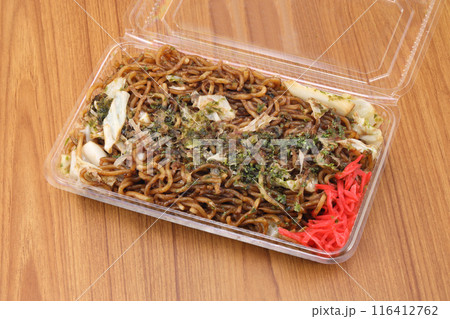 パックに入った焼きそば パックに入った焼きそば 116412762