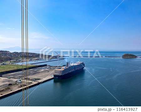 白鳥大橋と船 116413927