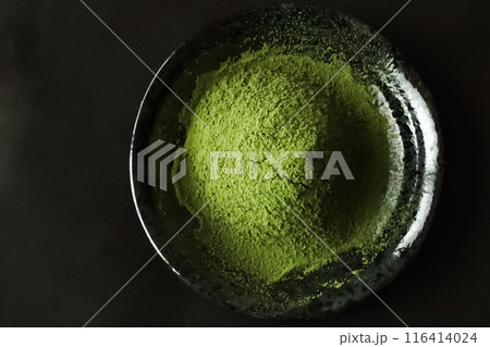皿に盛った抹茶 皿に盛った抹茶 116414024
