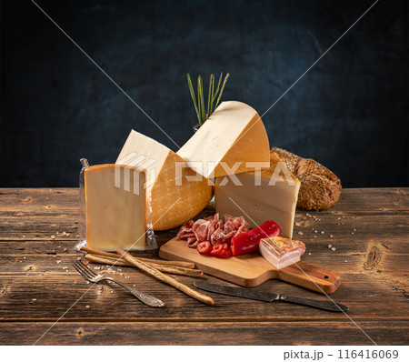 Delicious gourmet cheese Delicious gourmet cheese 116416069