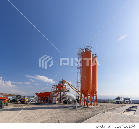 Concrete mixing plant with truck 116416174
