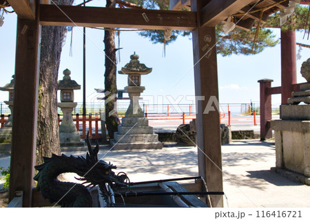 夏まじかの白髭神社 116416721