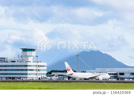 鹿児島空港と桜島 鹿児島空港と桜島 116420369