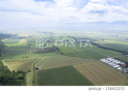 北海道 十勝平野 美蔓パノラマパークからの眺め(空撮) 北海道 十勝平野 美蔓パノラマパークからの眺め(空撮) 116422251