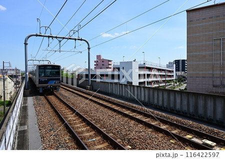 名古屋方面へ移動するあおなみ線の電車 116422597