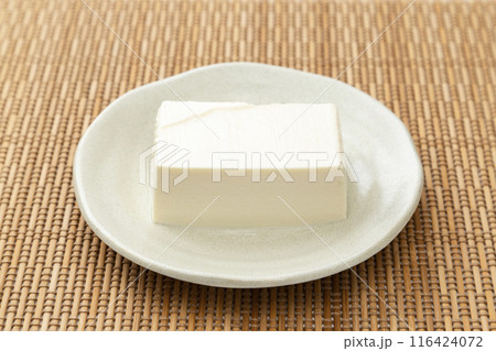 ランチョンマットに木綿豆腐 116424072