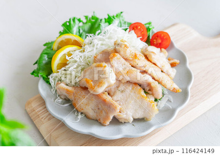 鶏むね肉の揚げ焼き 116424149