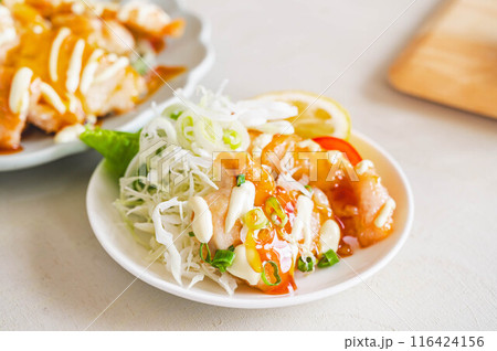 鶏唐揚げの甘酢あんかけ 鶏唐揚げの甘酢あんかけ 116424156