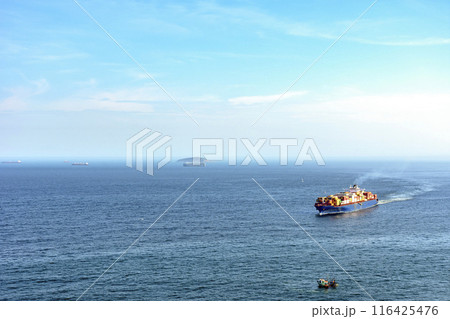 Cargo ship full of containers 116425476