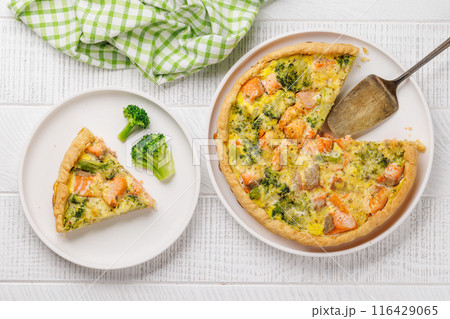 Homemade pie with salmon and broccoli 116429065