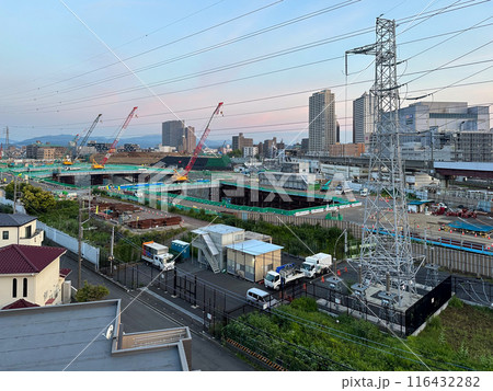 日本の超電導リニアの駅の工事現場の風景 116432282