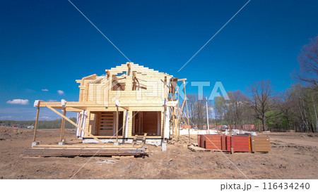 Wooden house cottage under construction timelapse hyperlapse 116434240