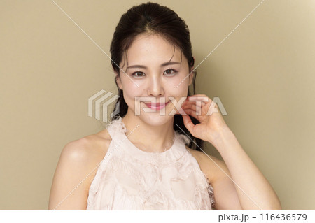 ワンホンメイク　ビューティー　女性 116436579