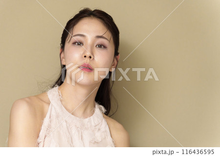 ワンホンメイク　ビューティー　女性 116436595
